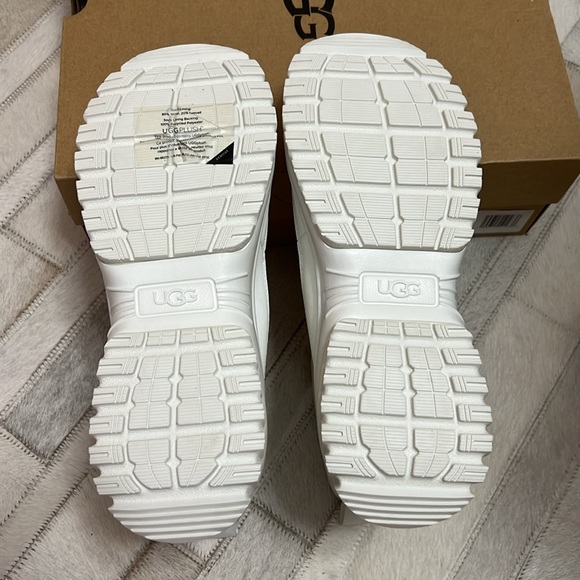 Ugg woman’s booties - Picture 4 of 10